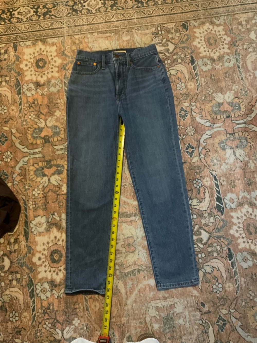 Madewell The Mom Jean Straight-Leg Jeans in Washed Blue